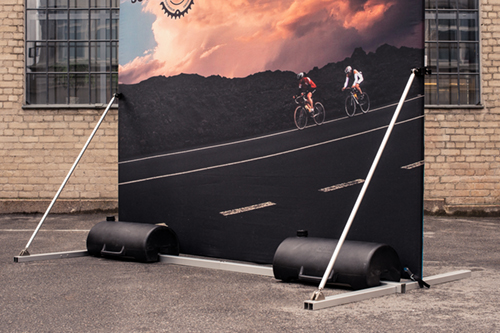 Beschwerungsgewichte für eine mobile Outdoor Pressewand